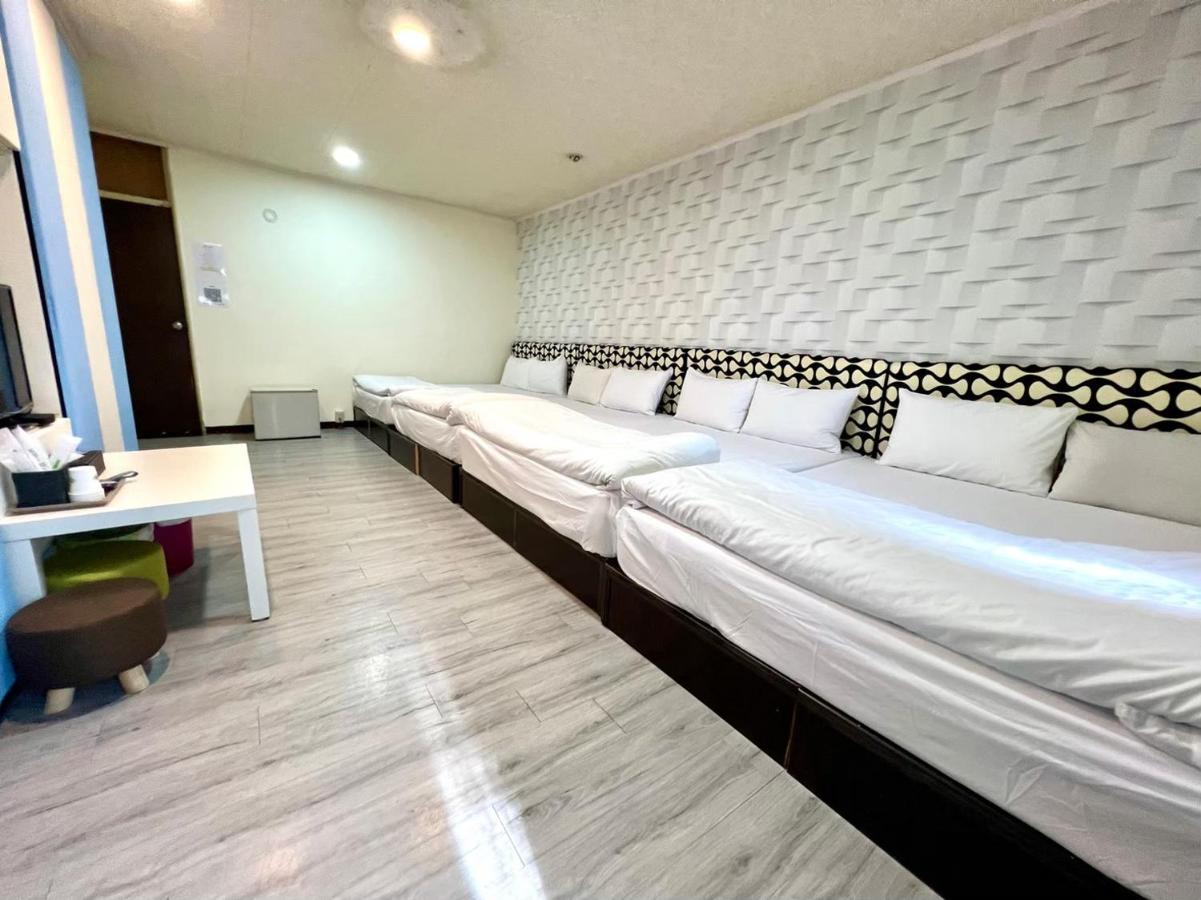 Fengjia Pig'S House Apartment Taichung Exterior photo