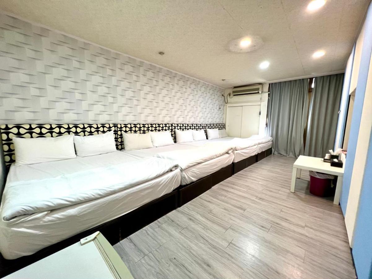 Fengjia Pig'S House Apartment Taichung Exterior photo